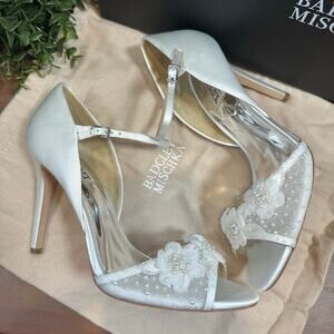 Badgley Mischka Carter Peep Toe D'Orsay White Satin Bridal Heels Size 9.5
